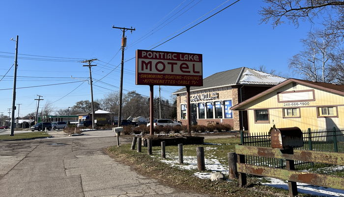 Pontiac Lake Motel - Nov 22 2022